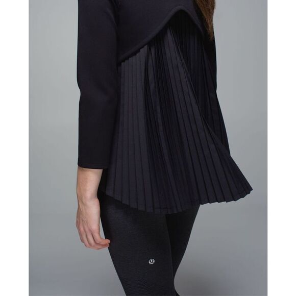 ‎Lululemon Pleat On Long Sleeve - Picture 1 of 4